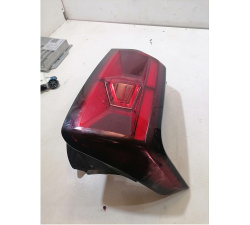 Фонарь задний левый 