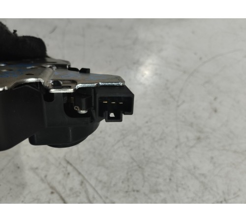 Замок крышки багажника