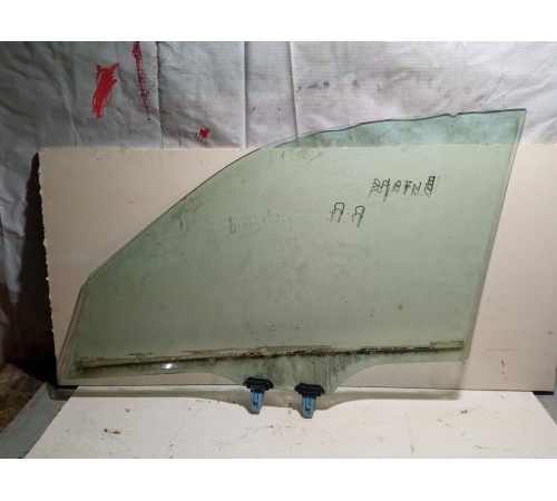 Стекло двери передней правой