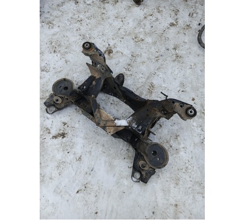 Балка подвески (подрамник) задняя