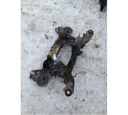 Балка подвески (подрамник) задняя