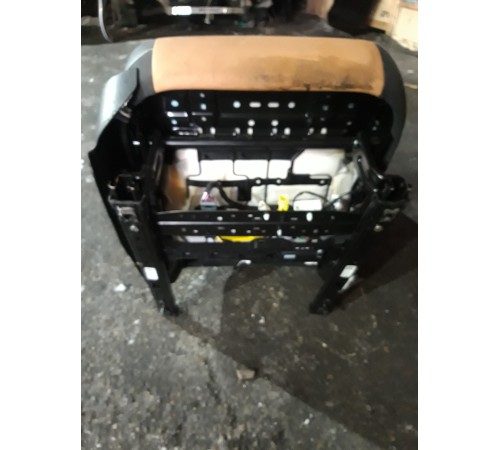 Сиденье(переднее правое)