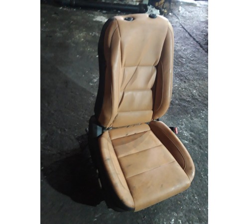 Сиденье(переднее правое)