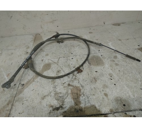 Трос стояночного тормоза правый