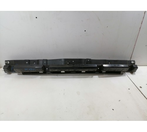 Кронштейн заднего бампера центральный