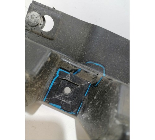 Кронштейн заднего бампера центральный