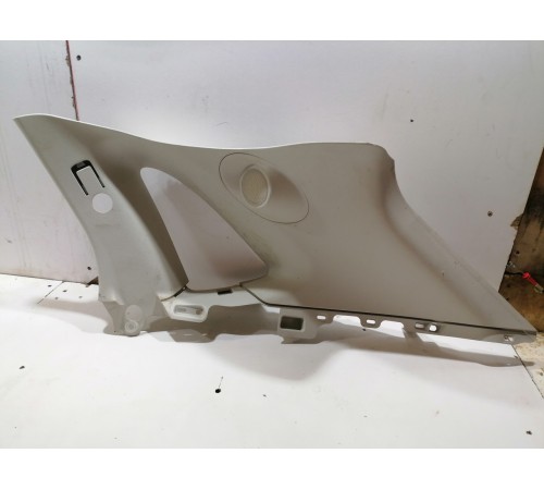 Обшивка багажника правая верхняя