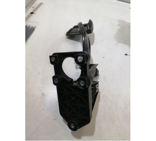 Педаль тормоза