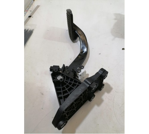 Педаль тормоза