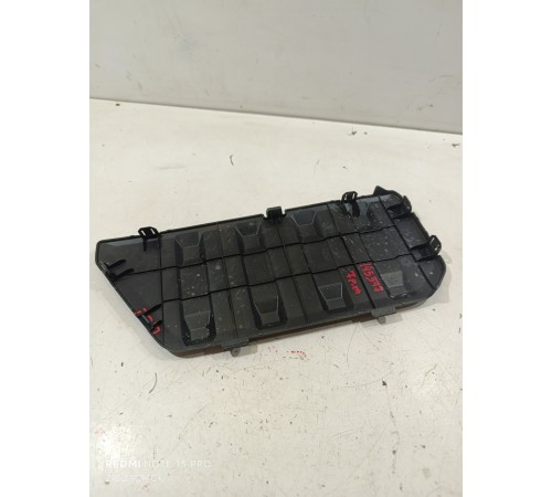 Накладка подкапотная