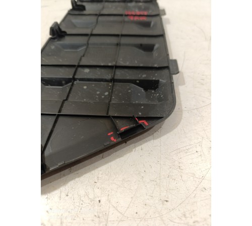 Накладка подкапотная