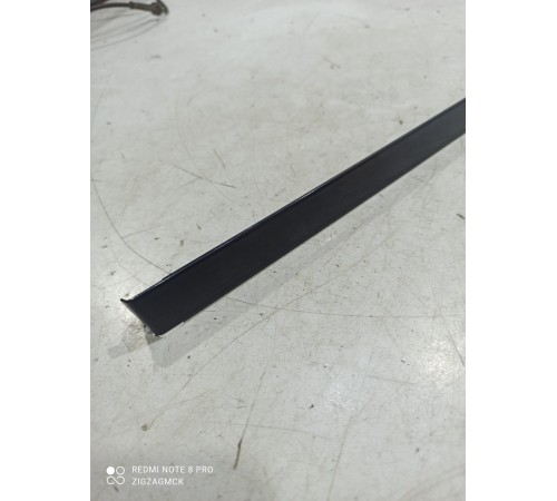 Уплотнитель стекла (задний правый наружный)