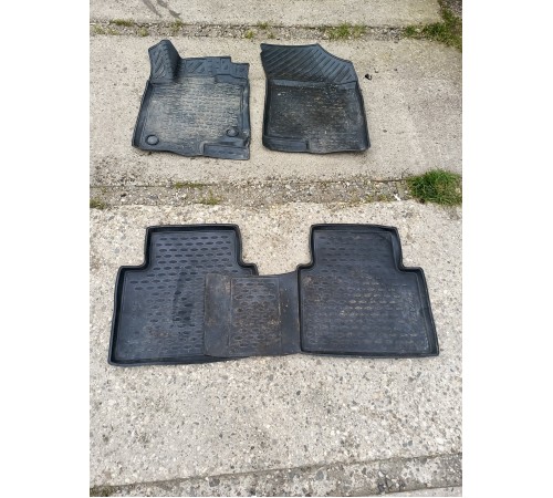 Комплект ковриков салона