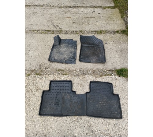 Комплект ковриков салона