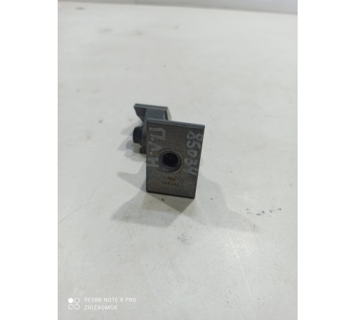 Петля двери передняя левая нижняя