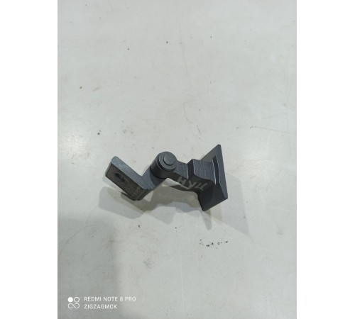 Петля двери передняя левая нижняя