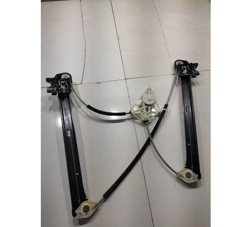 Стеклоподъемник (задний левый)