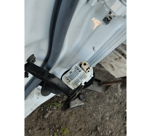 Дверь передняя левая