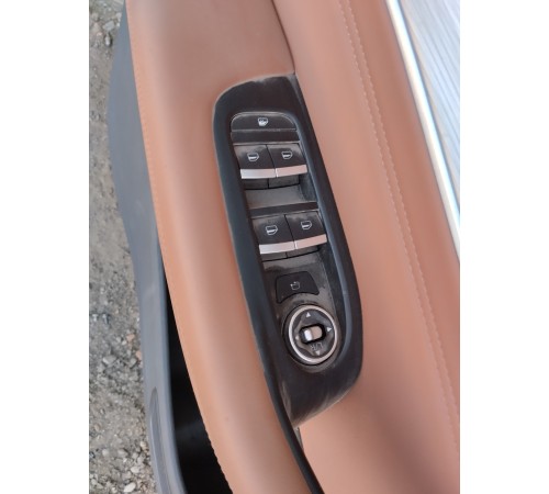 Дверь передняя левая