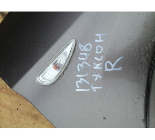 Крыло переднее правое