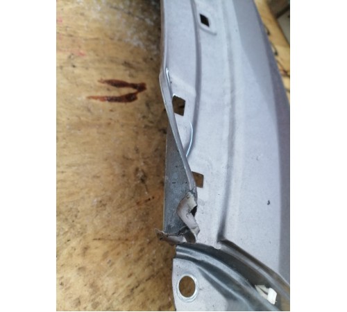 Крыло переднее правое