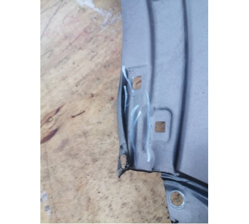 Крыло переднее правое