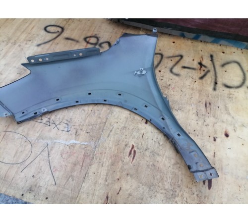 Крыло переднее правое