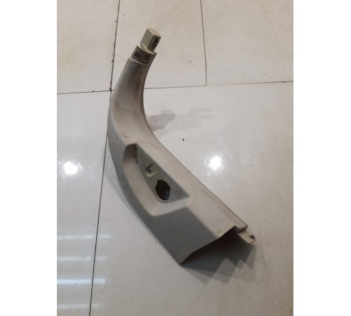 Обшивка багажника (левая)