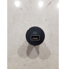 Разъем USB/AUX