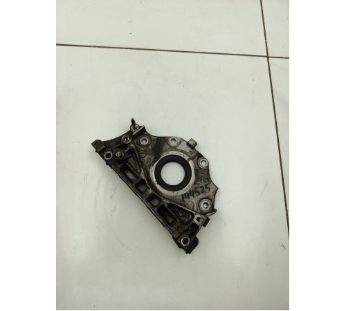 Крышка двигателя передняя