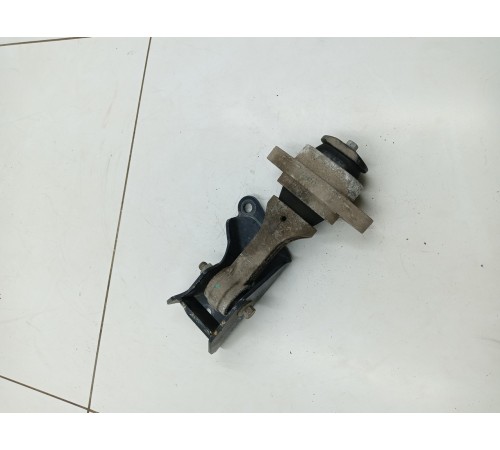 Опора двигателя задняя