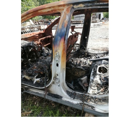 Порог со стойкой левый