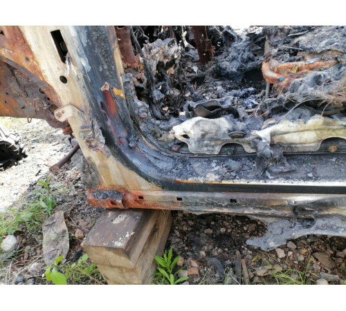 Порог со стойкой левый