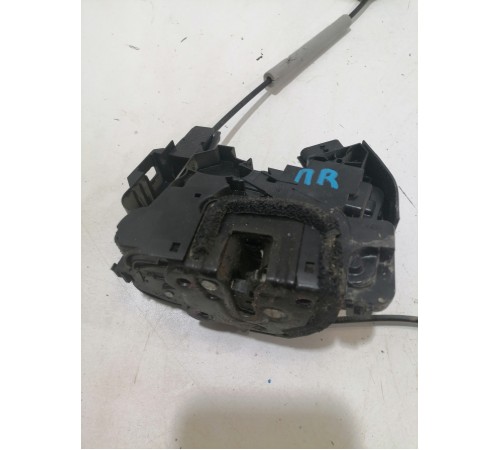 Замок двери передней правой