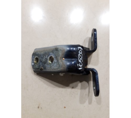 Петля двери(передняя левая верхняя)