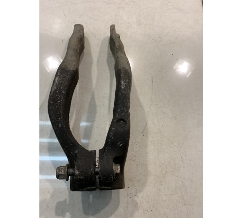 Кронштейн амортизатора (передний, левый)