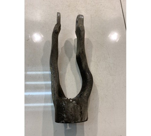 Кронштейн амортизатора (передний, левый)