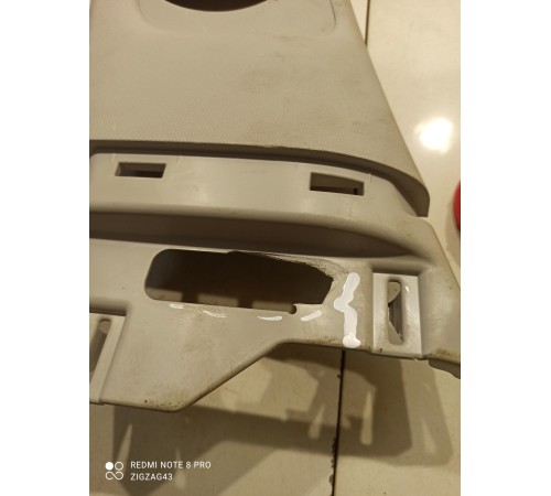 Обшивка центральной стойки (левая)