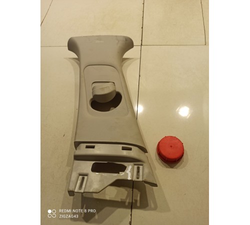 Обшивка центральной стойки (левая)