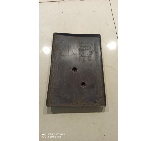 Площадка под аккумулятор (АКБ)