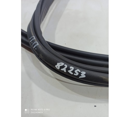 Уплотнитель двери(передний правый)