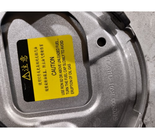 Лючок бензобака с крышкой