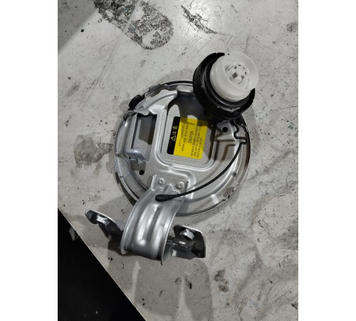 Лючок бензобака с крышкой