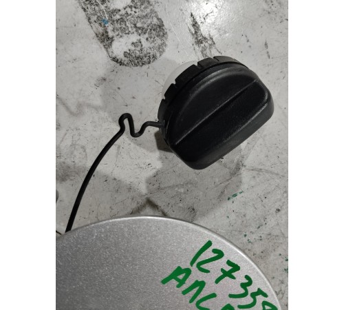 Лючок бензобака с крышкой