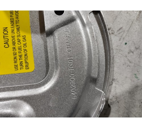 Лючок бензобака с крышкой