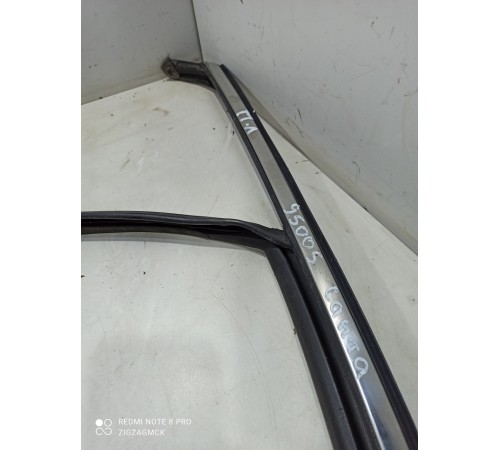 Уплотнитель стекла двери (передний левый)