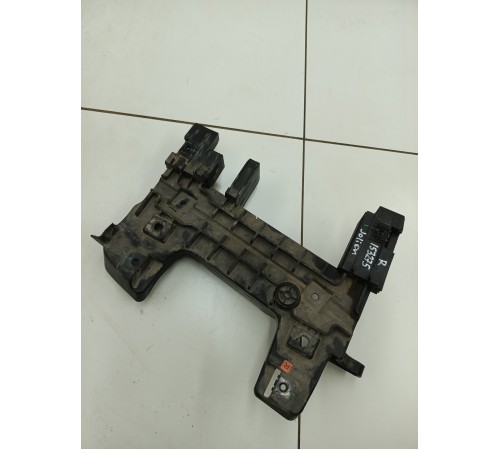 Кронштейн решетки радиатора правый