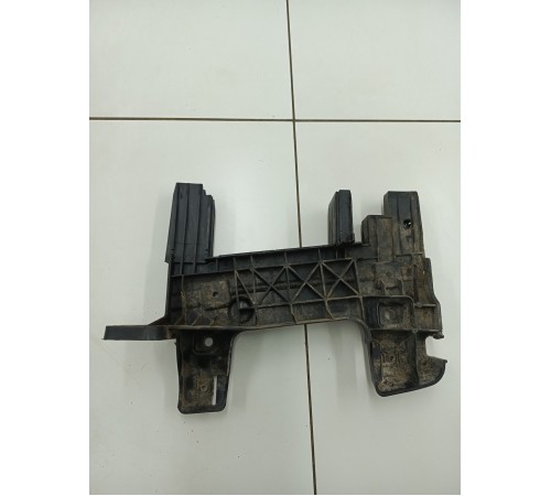 Кронштейн решетки радиатора правый