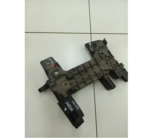 Кронштейн решетки радиатора правый