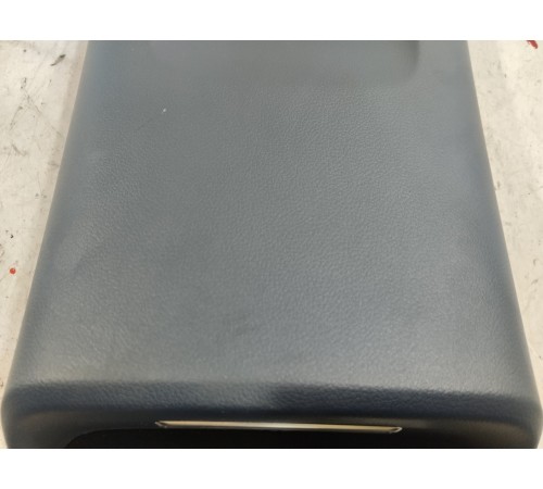 Накладка центральной консоли задняя с воздушными дефлекторами